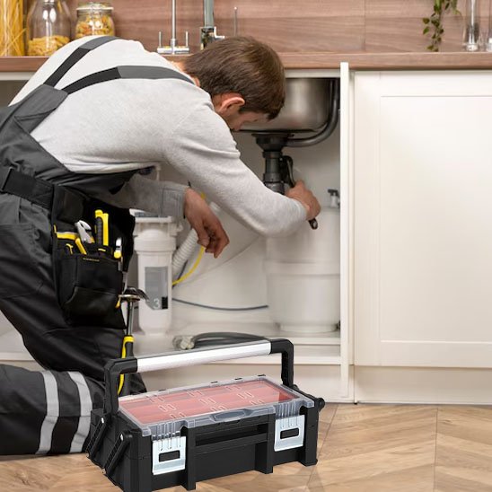 Caisse a outils avec boucle en métal