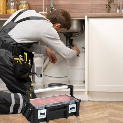 Caisse a outils avec boucle en métal