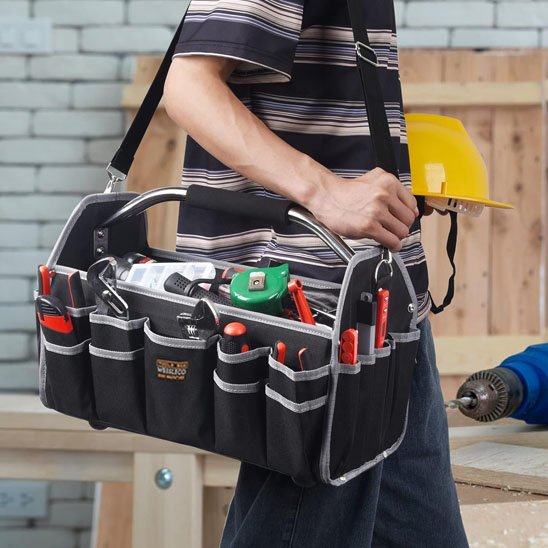 caisse a outils avec plusieurs rangement