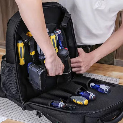 caisse a outils plein de compartiment